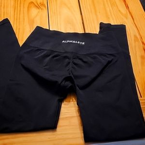 ALPHALETE BLACK AMPLIFY